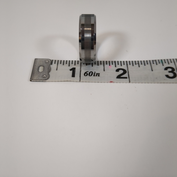 Mens Tungsten silver ring, size 10 - Picture 4 of 4